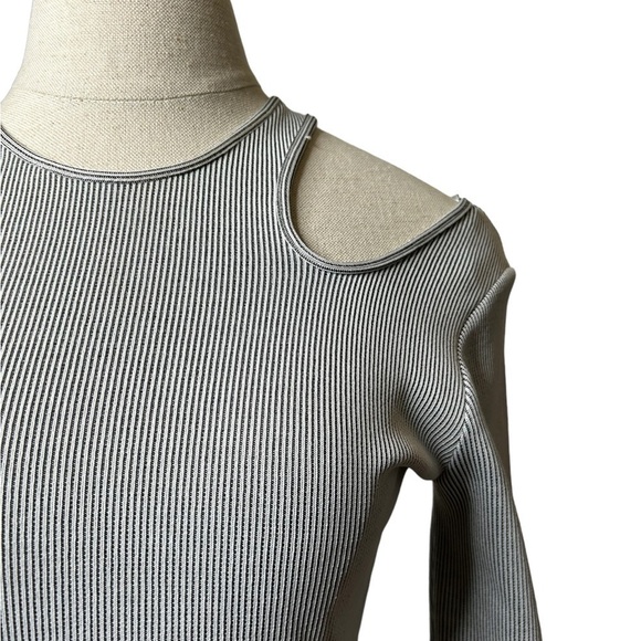 Zara White Black Collection Ribbed Cold Shoulder Cutout Long Sleeve Top Large - Picture 9 of 15